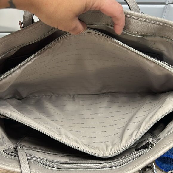 9770 Michael Kors gray tote bag - Picture 5 of 16